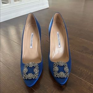 Manolo Blahnik Hangisi pump in blue satin 105mm heel